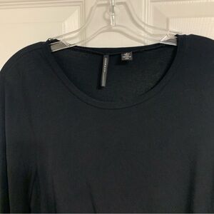 ISDA & Co Black Crewneck Knit Top Large Lightweight Basic Layering
